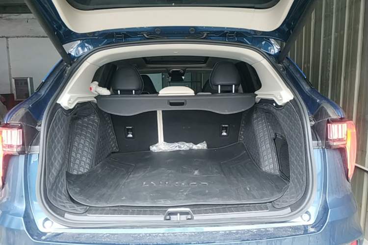 Used Lynk & Co 01 2021 2.0TD Two-Wheel Drive Zhaopu Pro Trunk