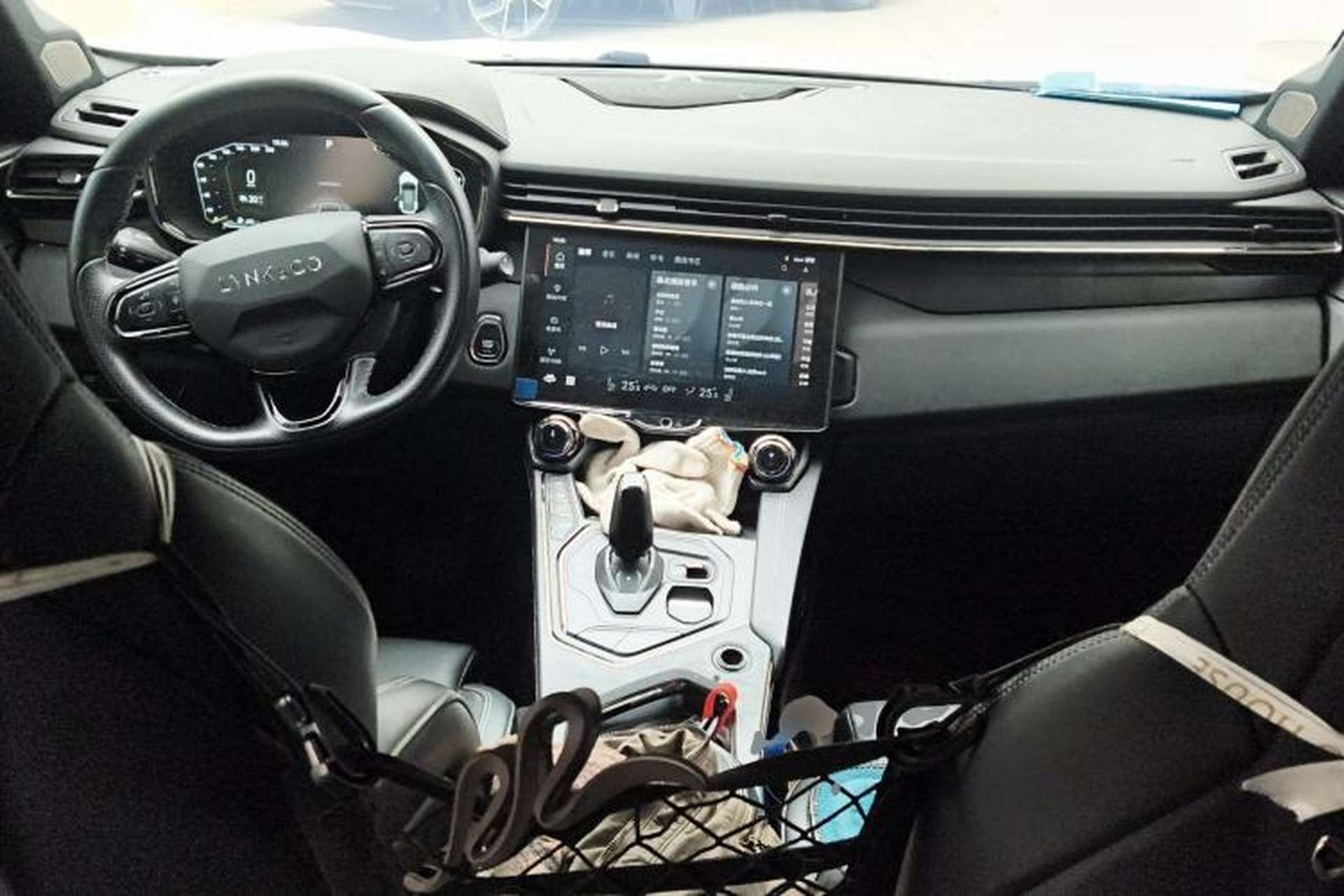 Used Lynk & Co 01 2021 2.0TD Four-Wheel Drive Hype-Halo Center Console