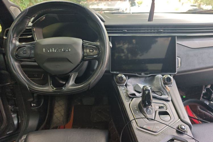 Used Lynk & Co 01 2021 2.0TD Four-Wheel Drive Hype-Halo Center Console