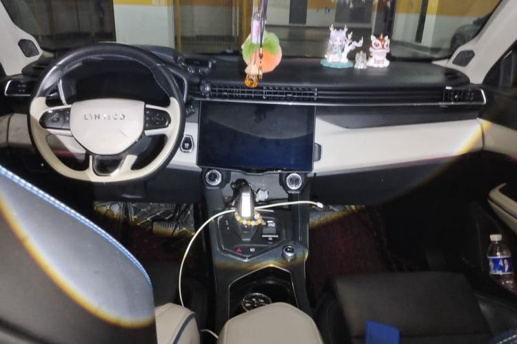 Used Lynk & Co 01 2021 2.0TD Two-Wheel Drive Zhaopu Pro Center Console