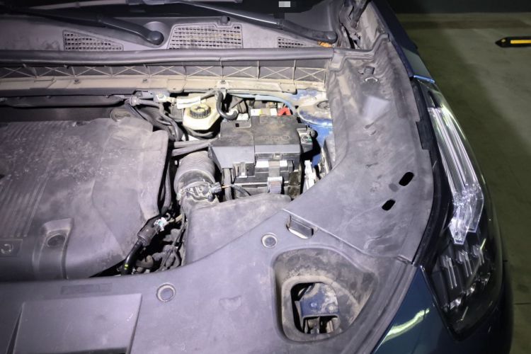 Used Lynk & Co 01 2021 2.0TD Two-Wheel-Drive Pro Trim Engine Bay Left