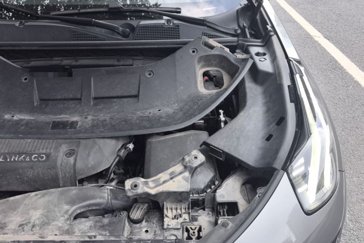 Used Lynk & Co 01 2021 2.0TD Four-Wheel Drive Hype-Halo Engine Bay Left