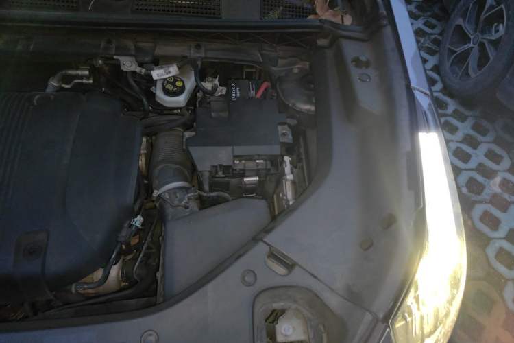 Used Lynk & Co 01 2021 2.0TD Four-Wheel Drive Hype-Halo Engine Bay Left