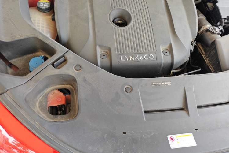 Used Lynk & Co 01 2021 2.0TD Four-Wheel Drive Hype-Halo Engine Bay Right