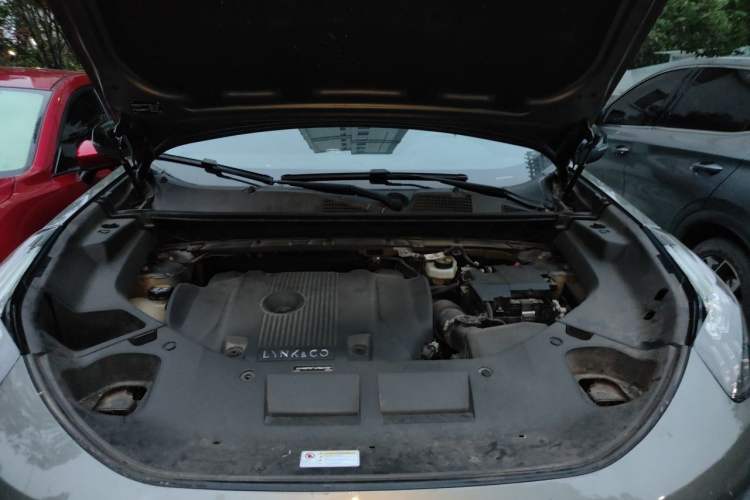 Used Lynk & Co 01 2021 2.0TD Four-Wheel Drive Hype-Halo Engine Bay