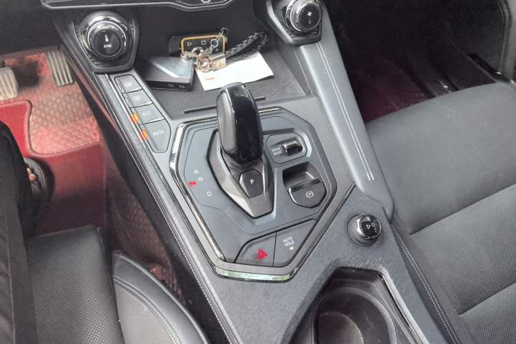 Used Lynk & Co 01 2021 2.0TD Four-Wheel Drive Hype-Halo Gear Lever