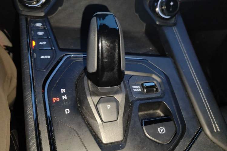 Used Lynk & Co 01 2021 2.0TD Four-Wheel Drive Hype-Halo Gear Lever