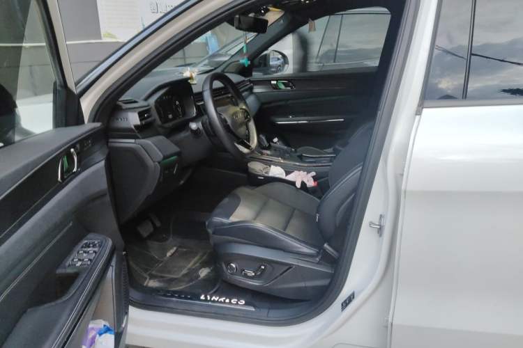 Used Lynk & Co 01 2021 2.0TD Four-Wheel Drive Hype-Halo Left Front Seat