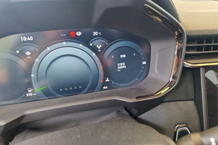 Used Lynk & Co 01 2021 2.0TD Four-Wheel Drive Hype-Halo Odometer Close Up