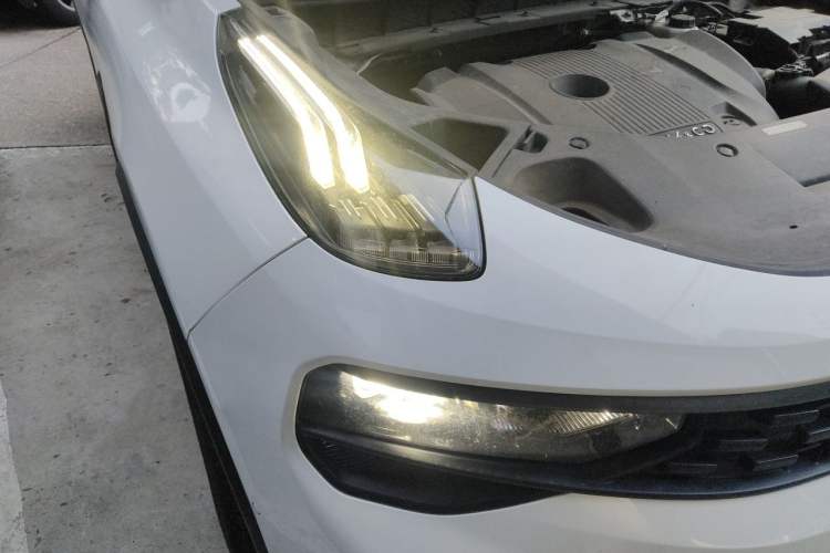 Used Lynk & Co 01 2021 2.0TD Four-Wheel Drive Hype-Halo Right Front Headlight
