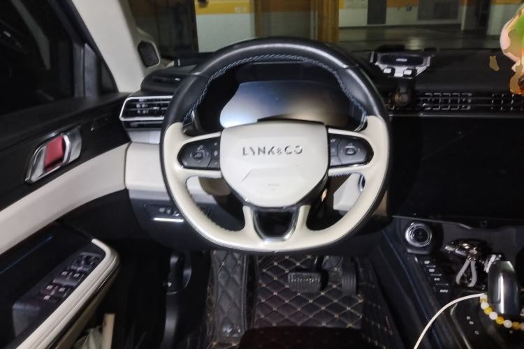 Used Lynk & Co 01 2021 2.0TD Two-Wheel Drive Zhaopu Pro Steering Wheel