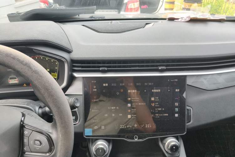 Used Lynk & Co 01 2021 2.0TD Two-Wheel-Drive Pro Trim Audio And AC Panel