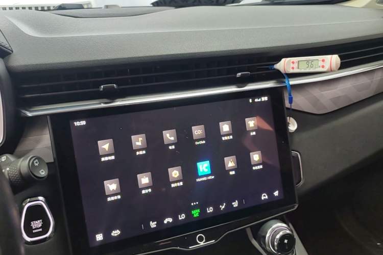 Used Lynk & Co 01 2021 2.0TD Two-Wheel-Drive Pro Trim Audio And AC Panel