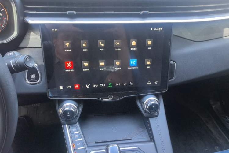 Used Lynk & Co 01 2021 2.0TD Two-Wheel-Drive Pro Trim Audio And AC Panel