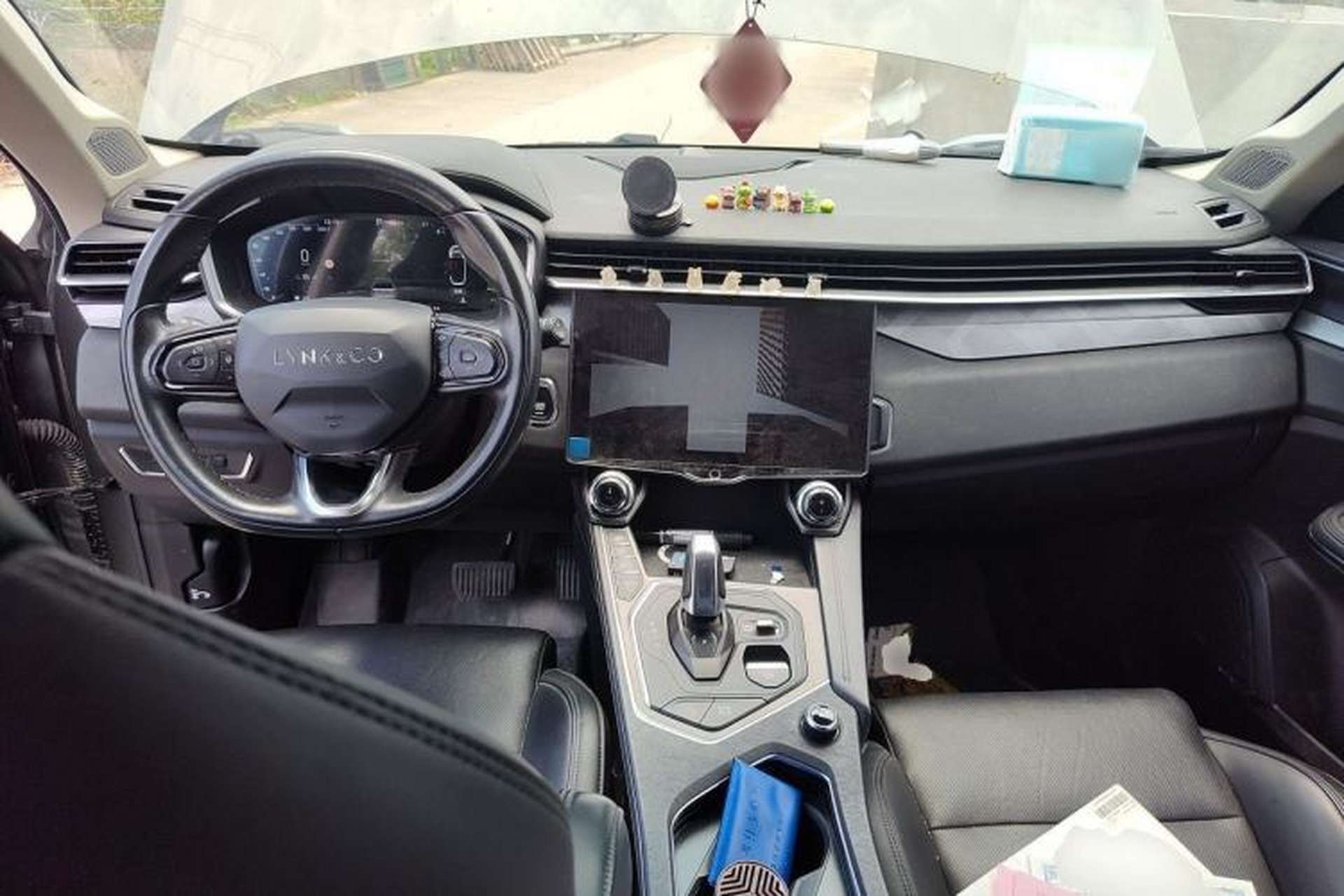 Used Lynk & Co 01 2021 2.0TD Two-Wheel-Drive Pro Trim Center Console