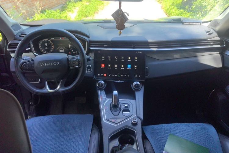 Used Lynk & Co 01 2021 2.0TD Two-Wheel-Drive Pro Trim Center Console