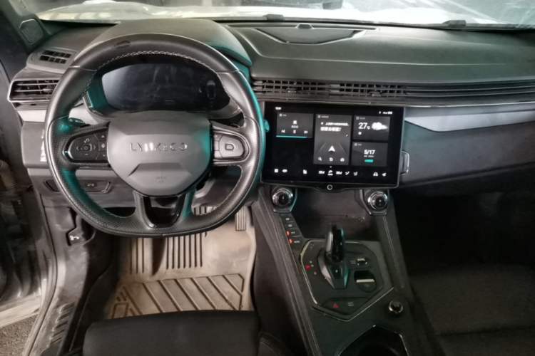 Used Lynk & Co 01 2021 2.0TD Four-Wheel Drive Hype-Halo Center Console