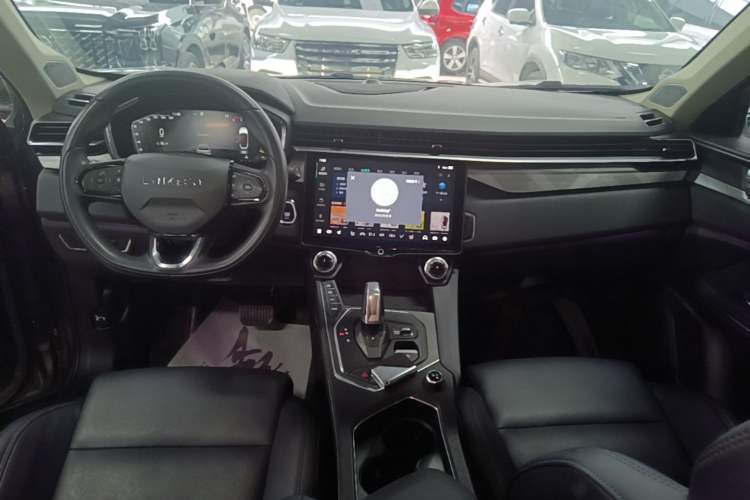 Used Lynk & Co 01 2021 2.0TD Two-Wheel-Drive Pro Trim Center Console