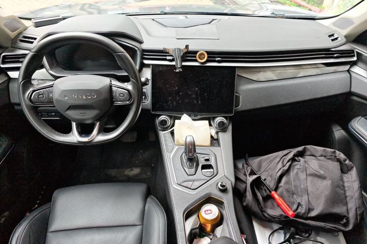 Used Lynk & Co 01 2021 2.0TD Two-Wheel-Drive Pro Trim Center Console