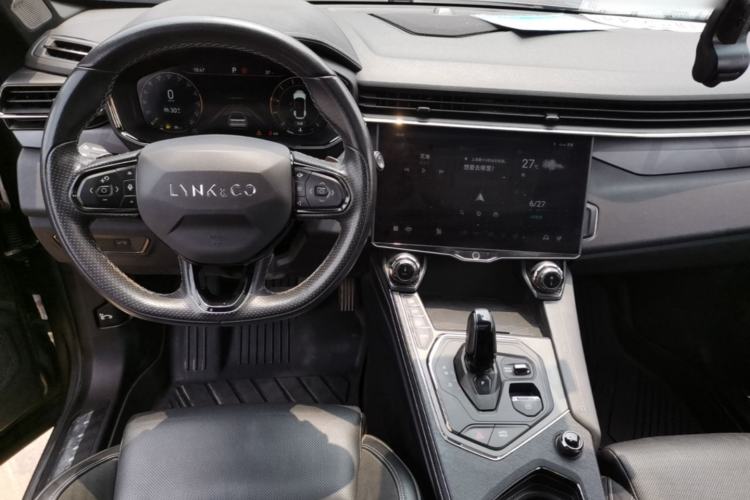 Used Lynk & Co 01 2021 2.0TD Four-Wheel Drive Hype-Halo Center Console