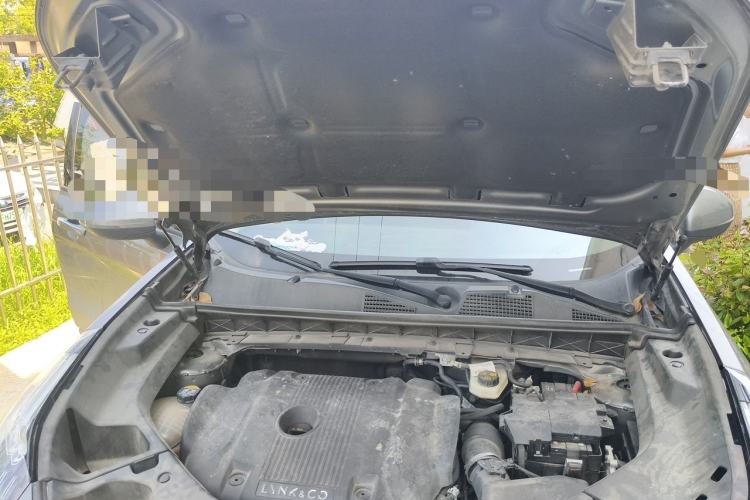 Used Lynk & Co 01 2021 2.0TD Two-Wheel-Drive Pro Trim Engine Bay