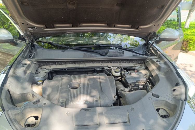 Used Lynk & Co 01 2021 2.0TD Two-Wheel-Drive Pro Trim Engine Bay