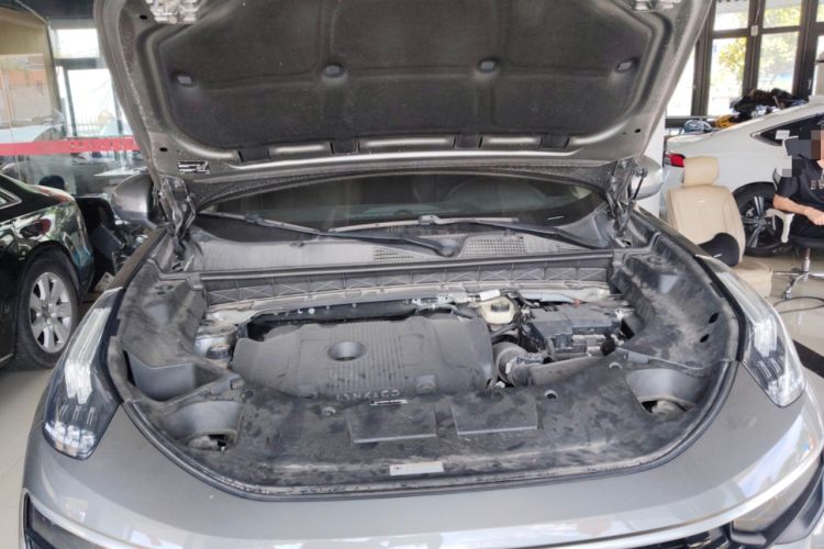 Used Lynk & Co 01 2021 2.0TD Two-Wheel-Drive Pro Trim Engine Bay