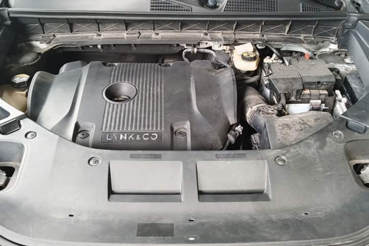 Used Lynk & Co 01 2021 2.0TD Four-Wheel Drive Hype-Halo Engine Bay