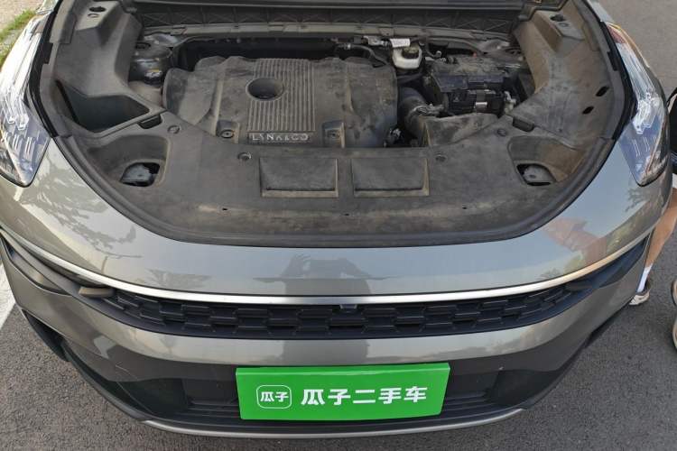 Used Lynk & Co 01 2021 2.0TD Two-Wheel-Drive Pro Trim Engine Bay