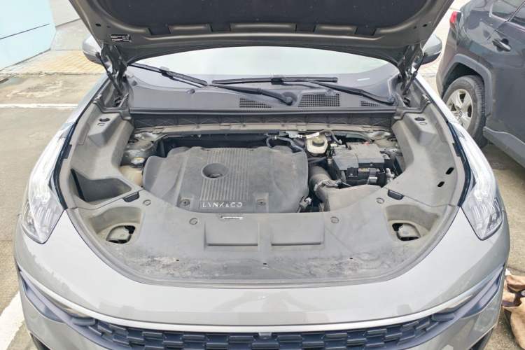 Used Lynk & Co 01 2021 2.0TD Two-Wheel-Drive Pro Trim Engine Bay
