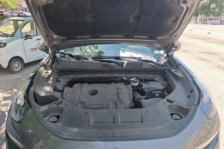 Used Lynk & Co 01 2021 2.0TD Two-Wheel-Drive Pro Trim Engine Bay