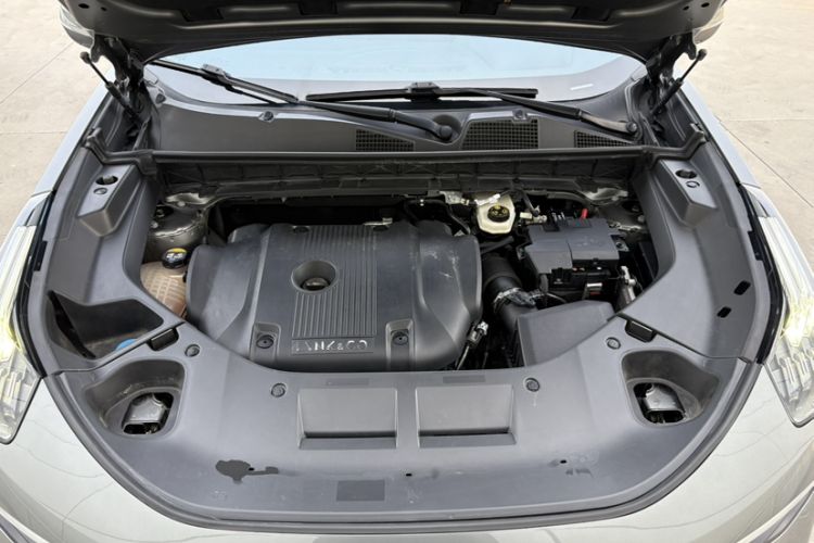 Used Lynk & Co 01 2021 2.0TD Two-Wheel-Drive Pro Trim Engine Bay