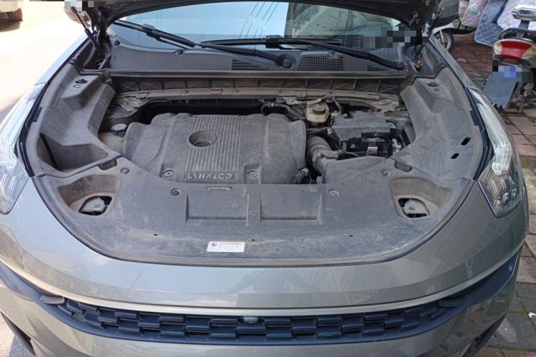 Used Lynk & Co 01 2021 2.0TD Two-Wheel-Drive Pro Trim Engine Bay