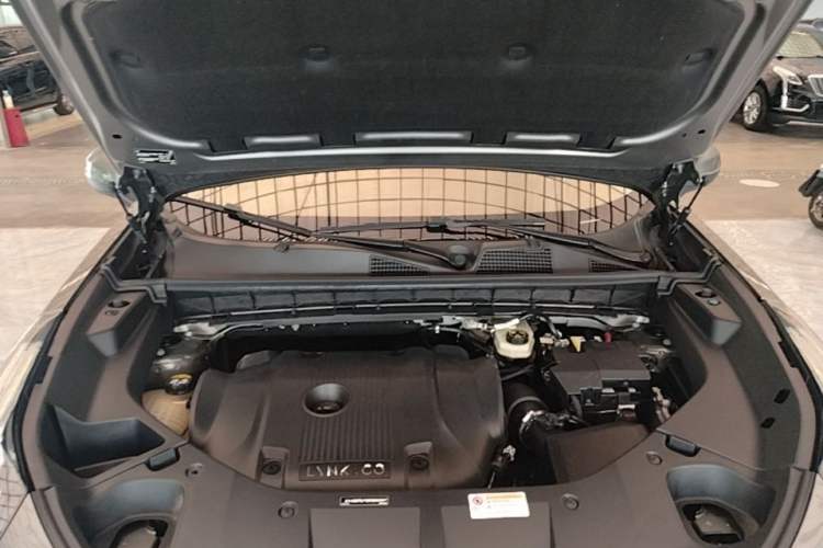 Used Lynk & Co 01 2021 2.0TD Two-Wheel-Drive Pro Trim Engine Bay
