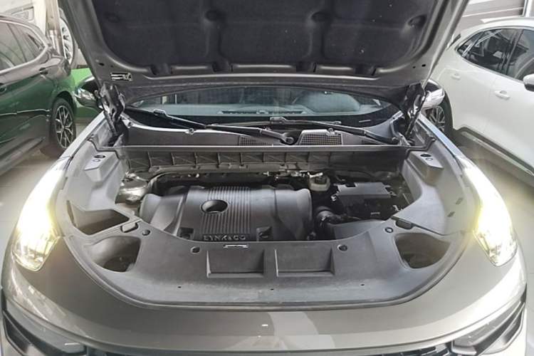 Used Lynk & Co 01 2021 2.0TD Four-Wheel Drive Hype-Halo Engine Bay