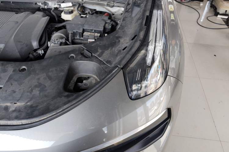 Used Lynk & Co 01 2021 2.0TD Two-Wheel-Drive Pro Trim Engine Bay Left