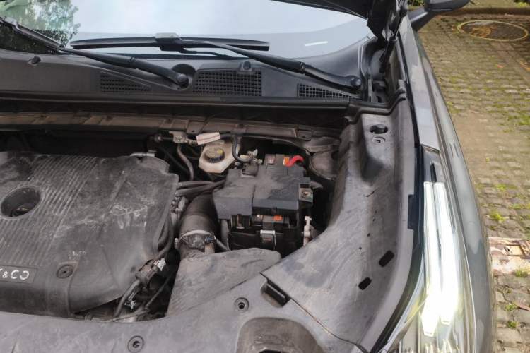 Used Lynk & Co 01 2021 2.0TD Two-Wheel-Drive Pro Trim Engine Bay Left
