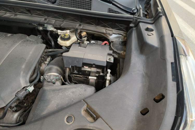 Used Lynk & Co 01 2021 2.0TD Two-Wheel-Drive Pro Trim Engine Bay Left