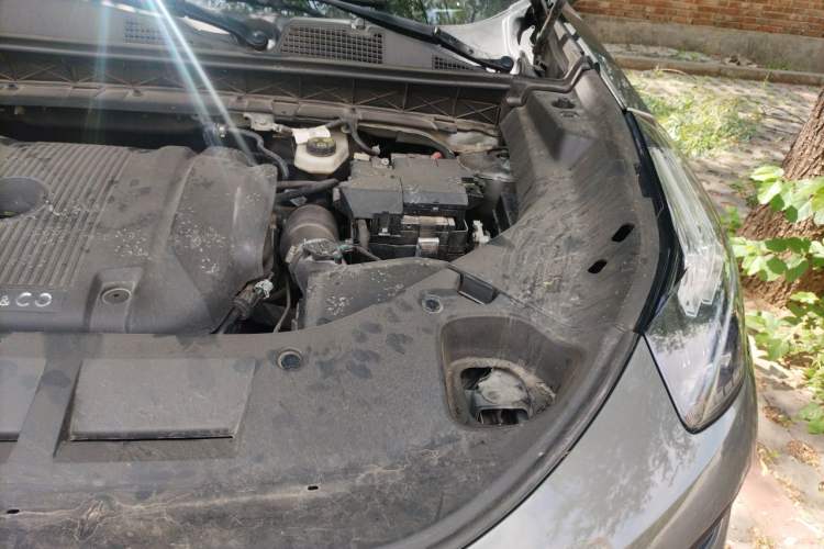 Used Lynk & Co 01 2021 2.0TD Two-Wheel-Drive Pro Trim Engine Bay Left