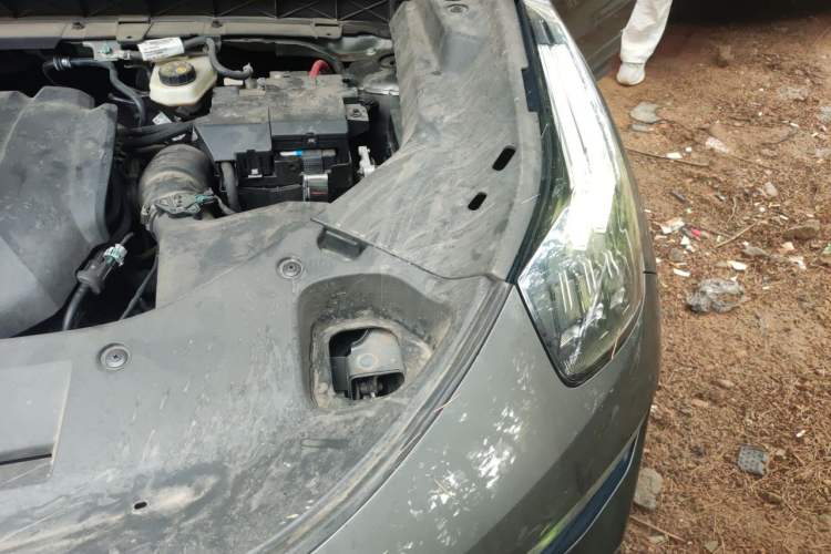 Used Lynk & Co 01 2021 2.0TD Two-Wheel-Drive Pro Trim Engine Bay Left