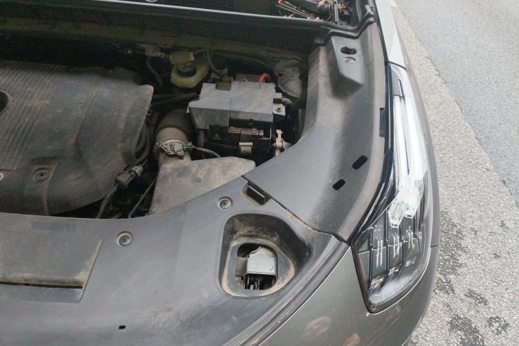 Used Lynk & Co 01 2021 2.0TD Two-Wheel-Drive Pro Trim Engine Bay Left