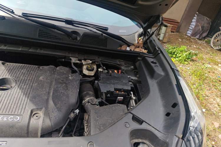 Used Lynk & Co 01 2021 2.0TD Four-Wheel Drive Hype-Halo Engine Bay Left