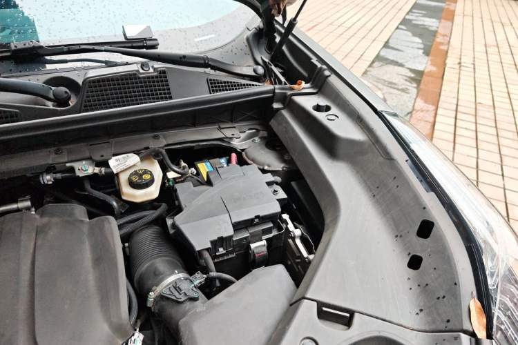 Used Lynk & Co 01 2021 2.0TD Two-Wheel-Drive Pro Trim Engine Bay Left