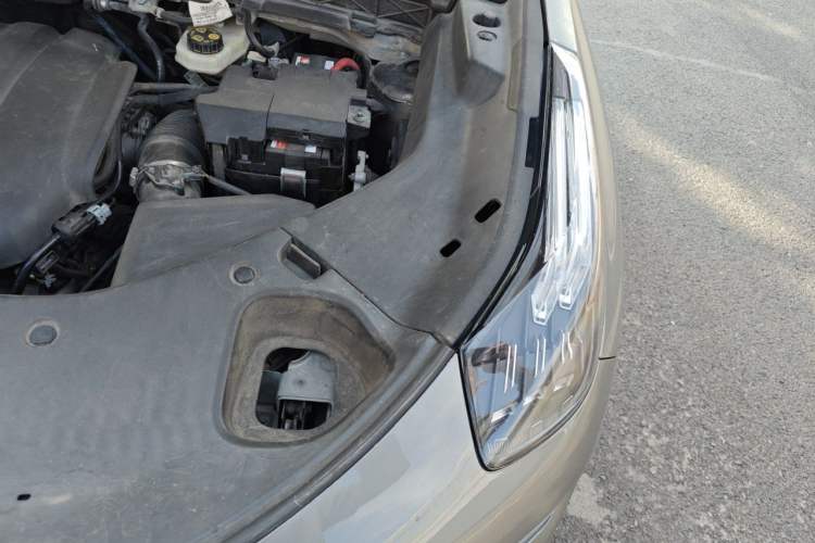 Used Lynk & Co 01 2021 2.0TD Two-Wheel-Drive Pro Trim Engine Bay Left