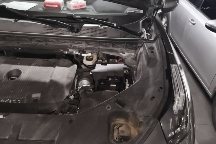 Used Lynk & Co 01 2021 2.0TD Two-Wheel-Drive Pro Trim Engine Bay Left