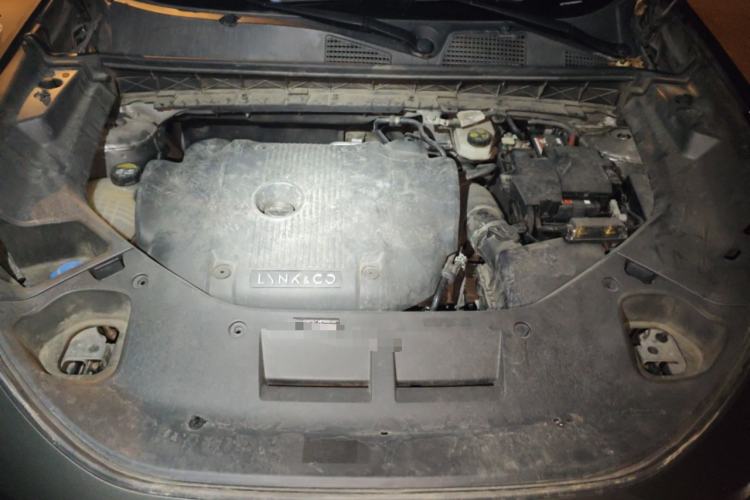 Used Lynk & Co 01 2021 2.0TD Two-Wheel-Drive Pro Trim Engine Bay