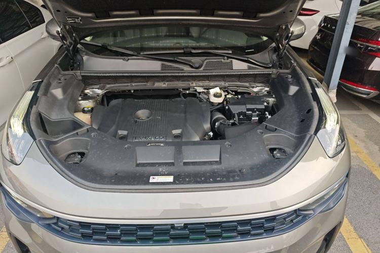 Used Lynk & Co 01 2021 2.0TD Two-Wheel-Drive Pro Trim Engine Bay