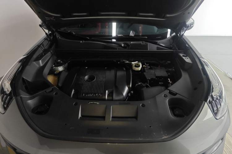 Used Lynk & Co 01 2021 2.0TD Four-Wheel Drive Hype-Halo Engine Bay