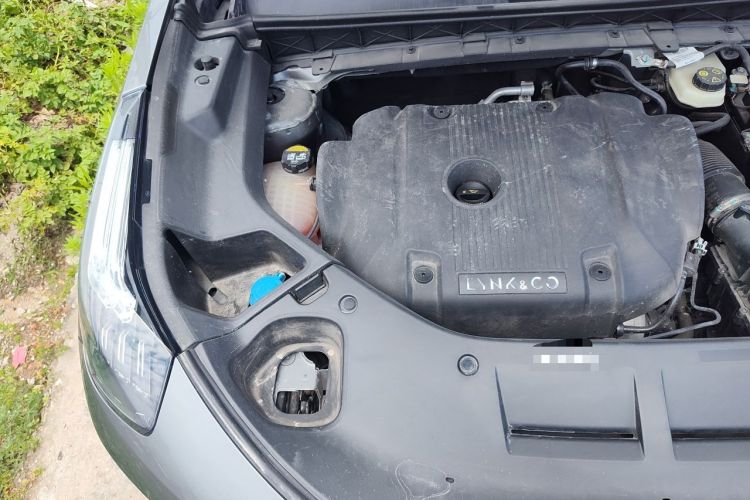 Used Lynk & Co 01 2021 2.0TD Two-Wheel-Drive Pro Trim Engine Bay Right