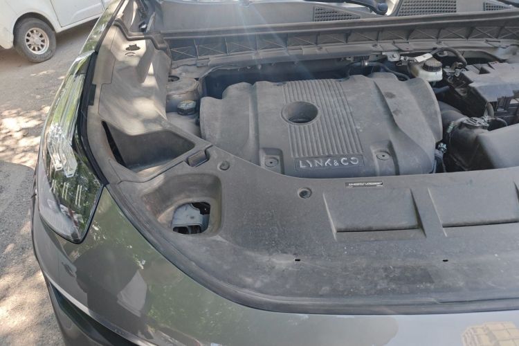 Used Lynk & Co 01 2021 2.0TD Two-Wheel-Drive Pro Trim Engine Bay Right
